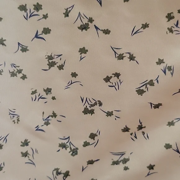 ROMWE Crop Floral Short Sleeve Top - Picture 2 of 7